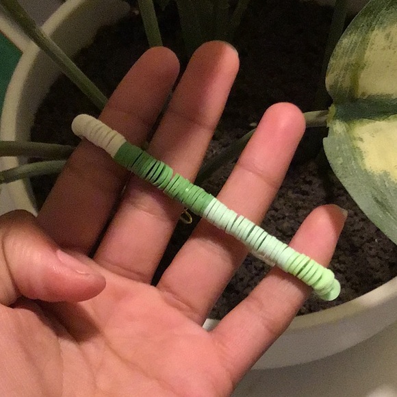 Green preppy themed clay bracelets - Picture 2 of 5